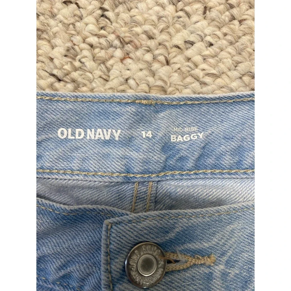 Old Navy Liz Midrise Baggy Raw Hem 9 Inch Denim Shorts Light Wash 14